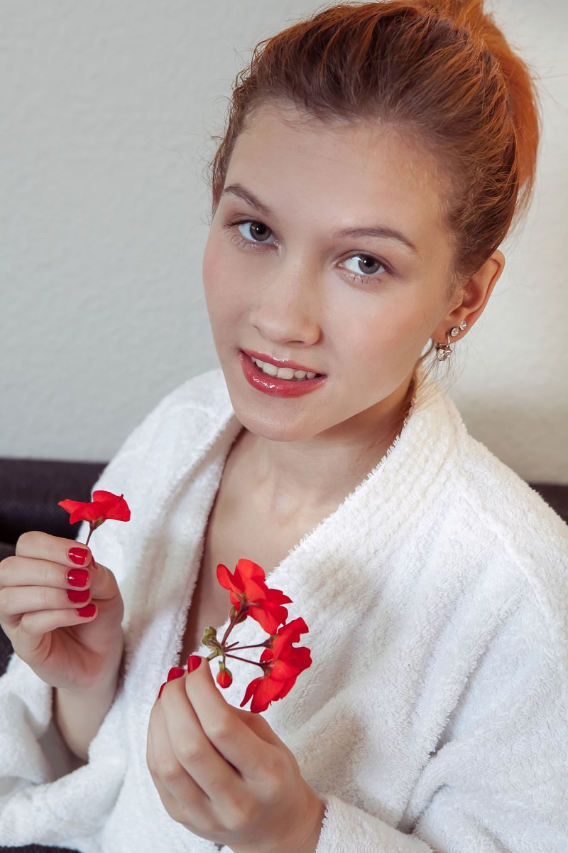 Алла, 25